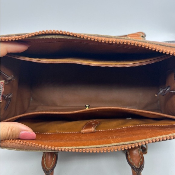 Dooney & Bourke Vintage Black Pebbled Leather Crossbody Purse + Cosmetic Bag - Picture 5 of 11